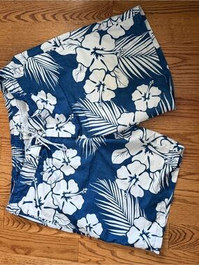 Blue & White Hawaiian Floral Drawstring Shorts